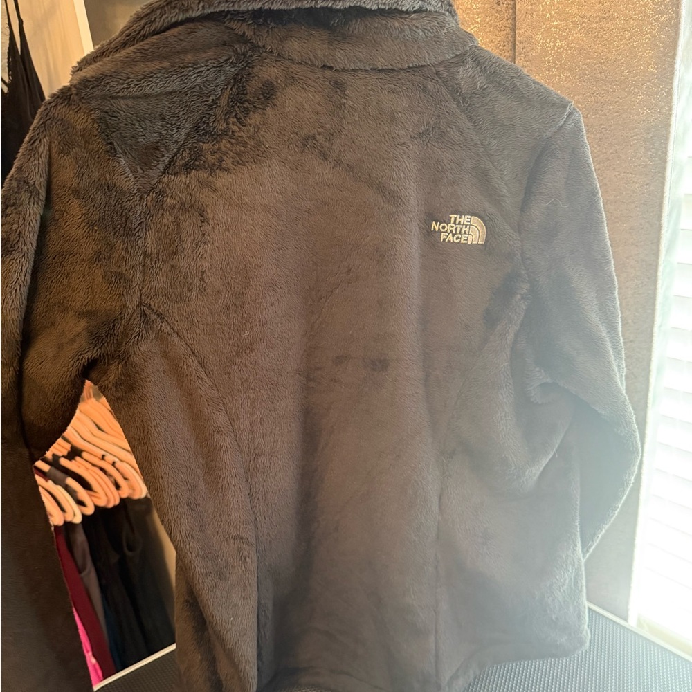 Women’s North Face jacket.